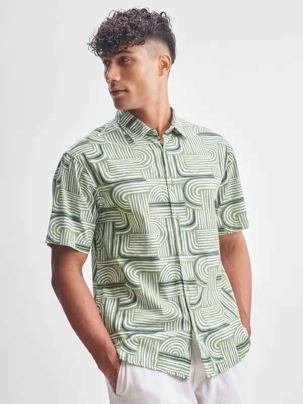 Highlander Men Olive Printed Relaxed Fit Casual Shirt