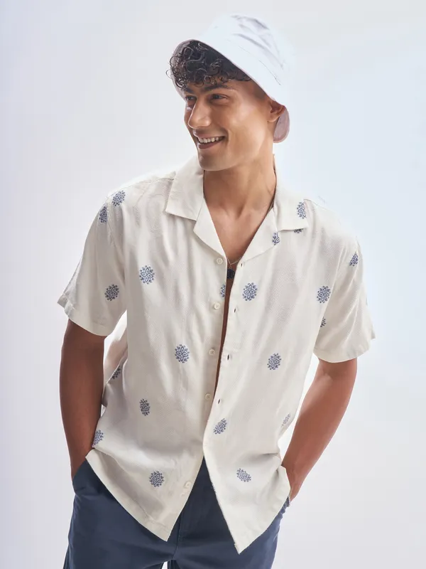 Highlander Men White Embroidered Relaxed Fit Casual Shirt