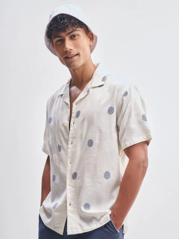 Highlander Men White Embroidered Relaxed Fit Casual Shirt