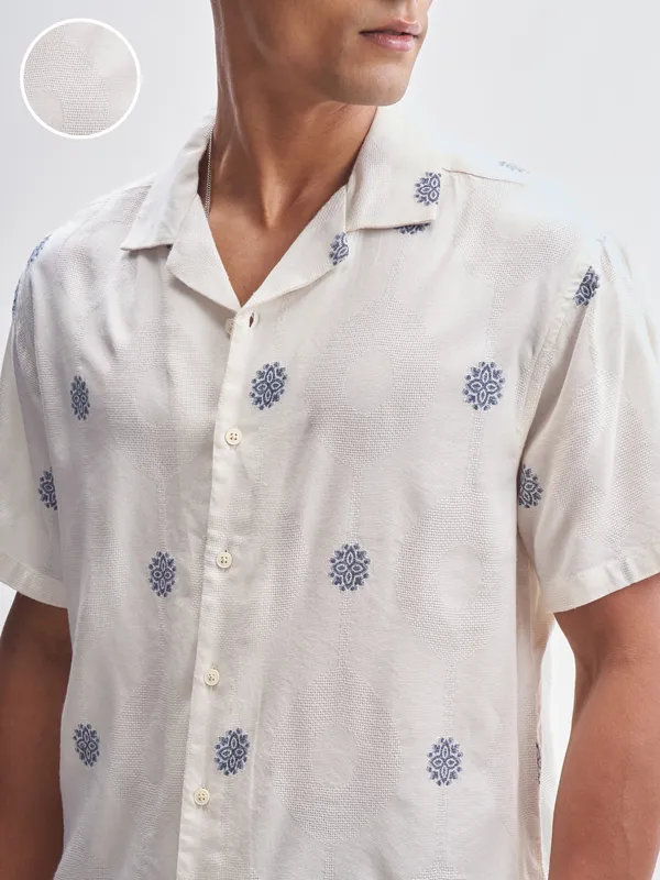 Highlander Men White Embroidered Relaxed Fit Casual Shirt