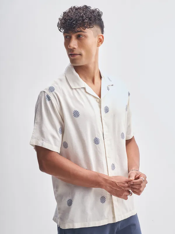 Highlander Men White Embroidered Relaxed Fit Casual Shirt