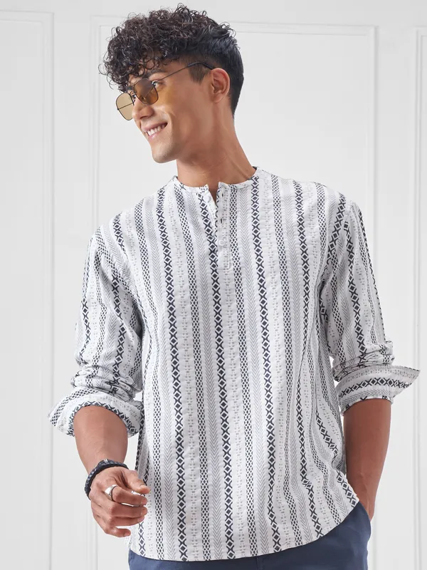 Highlander Men Cream Striped Relaxed Fit Casual Shirt