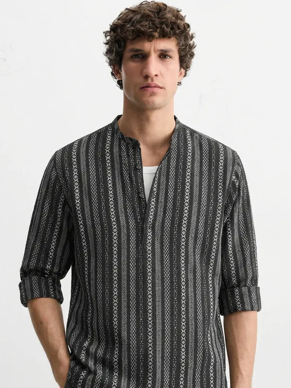 Highlander Men Navy Blue Striped Relaxed Fit Casual Shirt