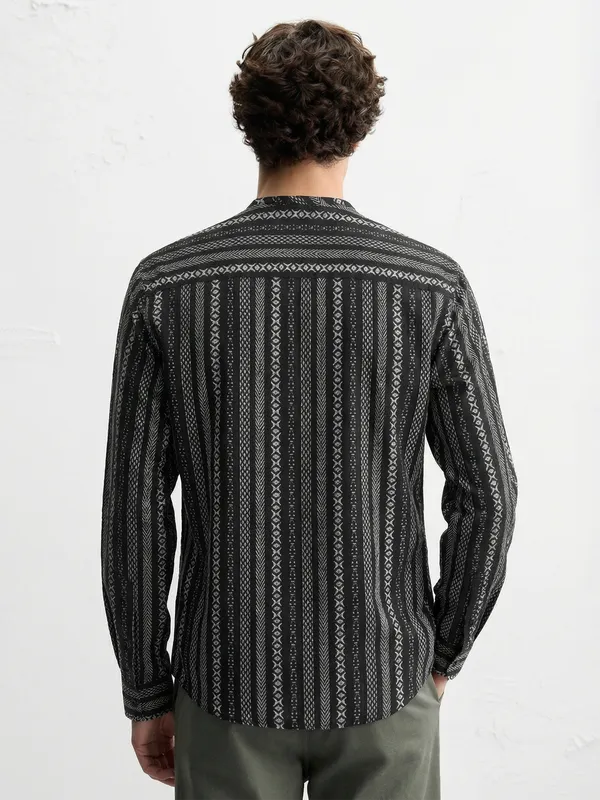 Highlander Men Navy Blue Striped Relaxed Fit Casual Shirt