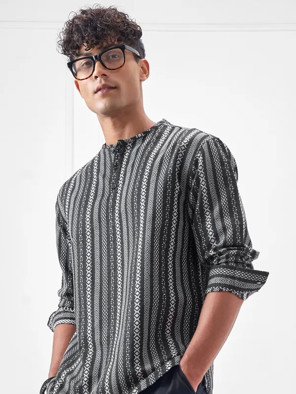 Highlander Men Navy Blue Striped Relaxed Fit Casual Shirt