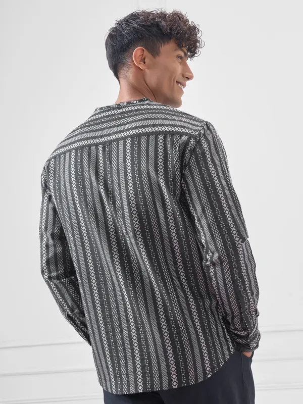 Highlander Men Navy Blue Striped Relaxed Fit Casual Shirt