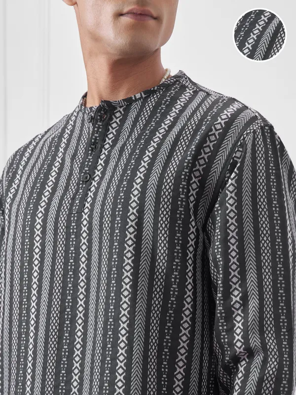 Highlander Men Navy Blue Striped Relaxed Fit Casual Shirt