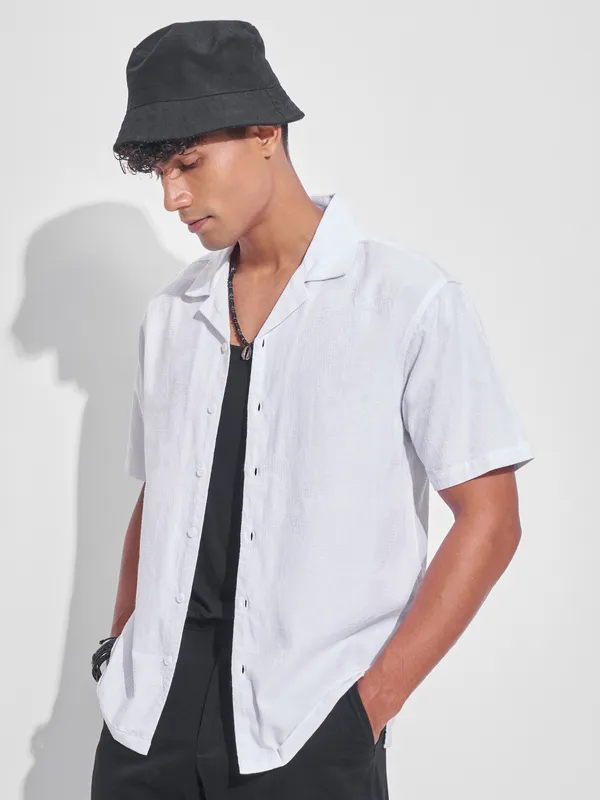 Highlander Men White Self Design Relaxed Fit Casual Shirt