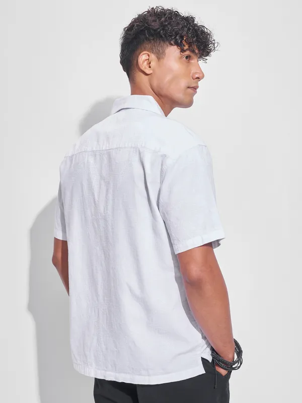 Highlander Men White Self Design Relaxed Fit Casual Shirt