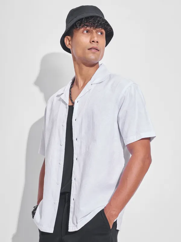 Highlander Men White Self Design Relaxed Fit Casual Shirt