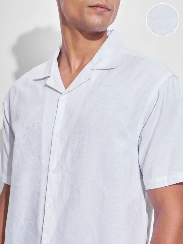 Highlander Men White Self Design Relaxed Fit Casual Shirt