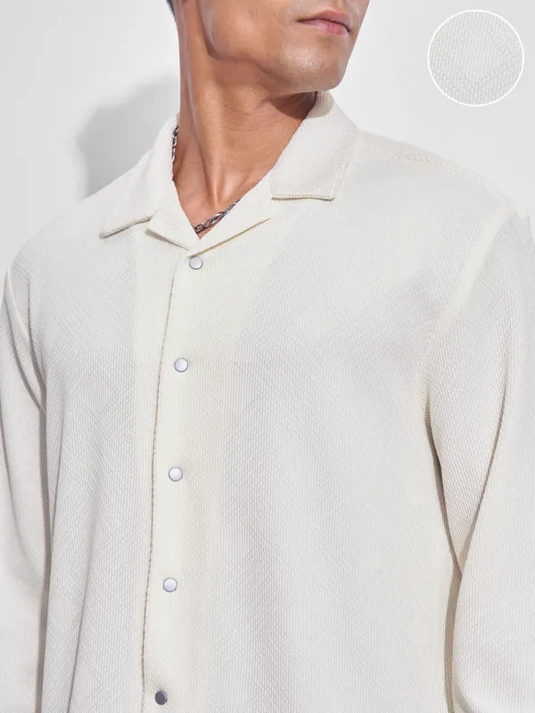 Highlander Men Cream Self Design Oversized Fit Casual Shirt