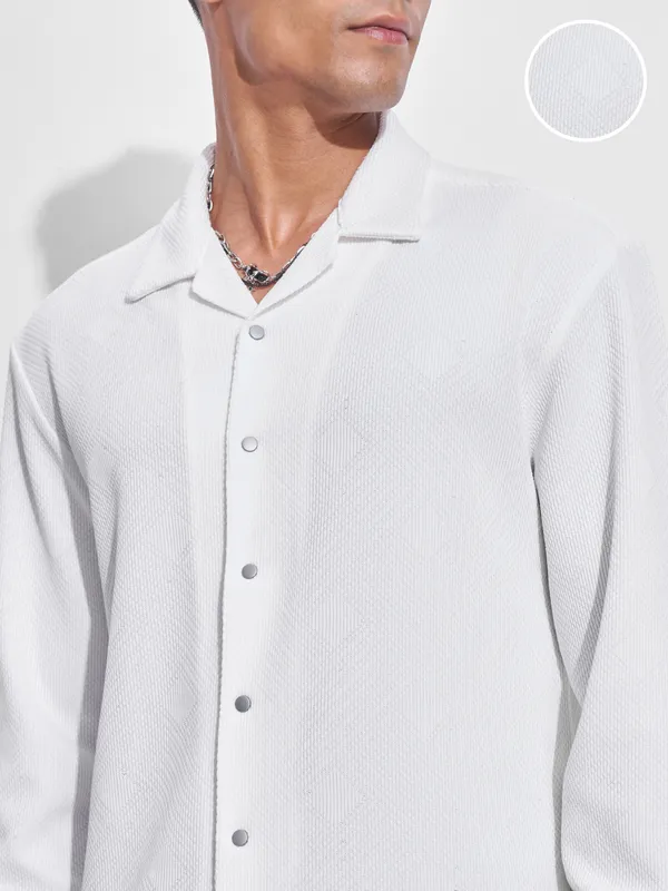 Highlander Men White Self Design Oversized Fit Casual Shirt