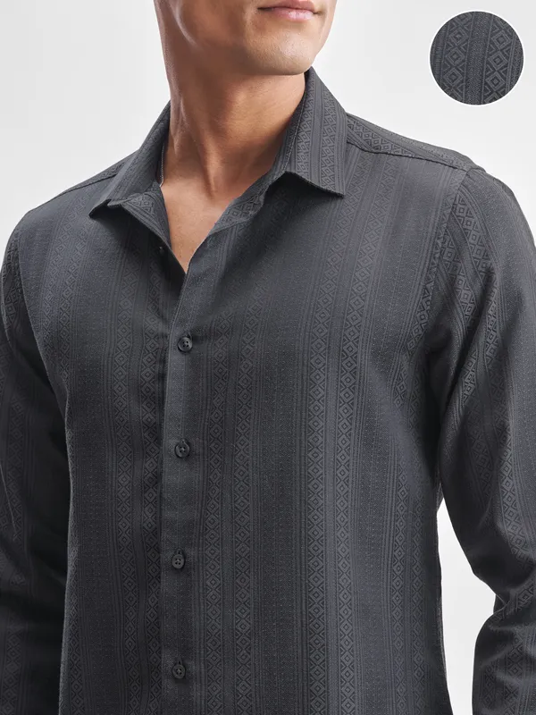 Men Slim Fit Casual Shirt