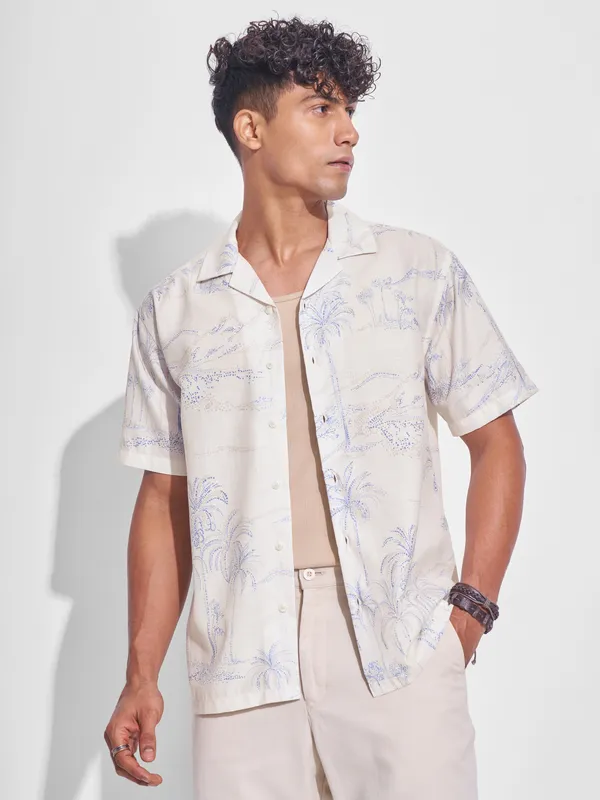 Highlander Men Cream Printed Relaxed Fit Casual Shirt