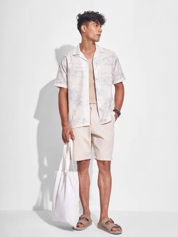 Highlander Men Cream Printed Relaxed Fit Casual Shirt