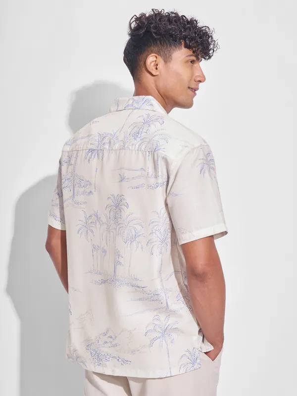 Highlander Men Cream Printed Relaxed Fit Casual Shirt