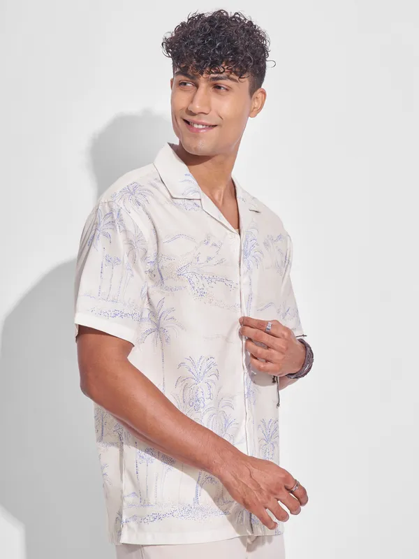 Highlander Men Cream Printed Relaxed Fit Casual Shirt