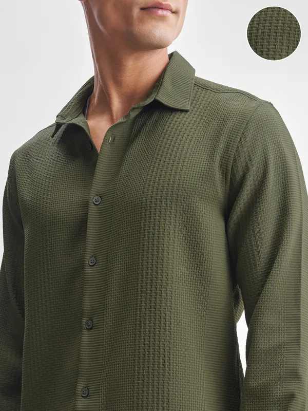 Highlander Men Olive Self Design Slim Fit Casual Shirt