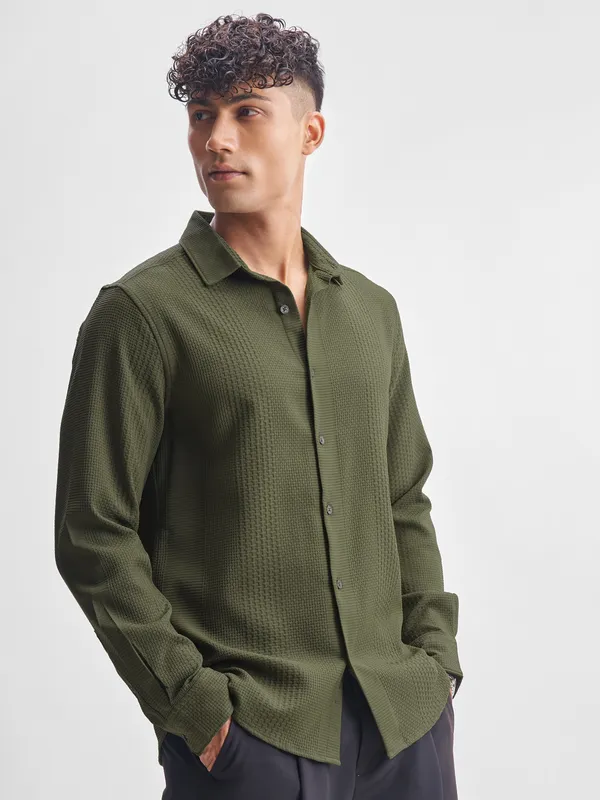 Highlander Men Olive Self Design Slim Fit Casual Shirt