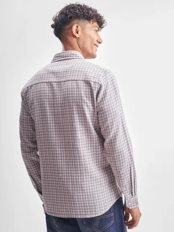 Highlander Men Cream Checked Slim Fit Casual Shirt