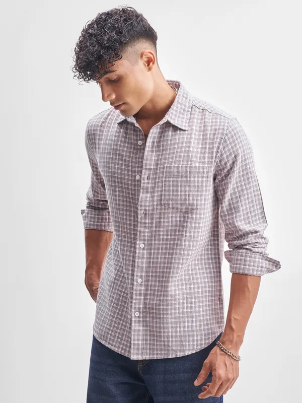 Highlander Men Cream Checked Slim Fit Casual Shirt