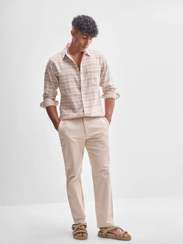 Highlander Men Beige Checked Slim Fit Casual Shirt