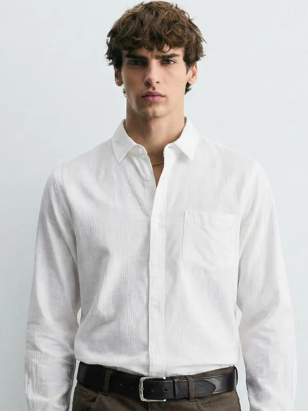 Highlander Men White Self Design Slim Fit Casual Shirt