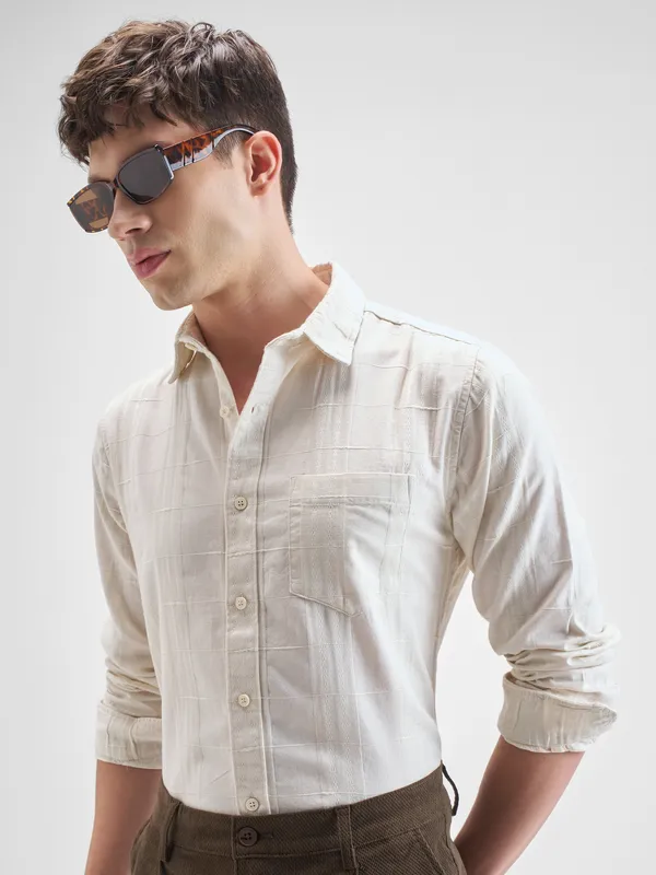 Highlander Men Off White Self Design Slim Fit Casual Shirt