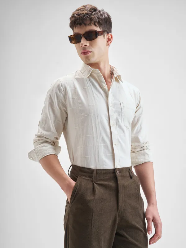 Highlander Men Off White Self Design Slim Fit Casual Shirt