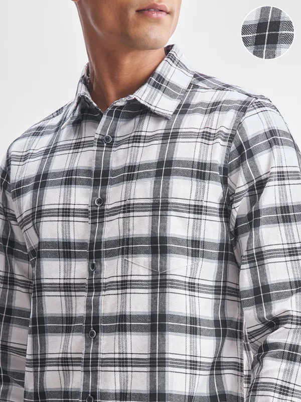 Highlander Men Black Checked Slim Fit Casual Shirt