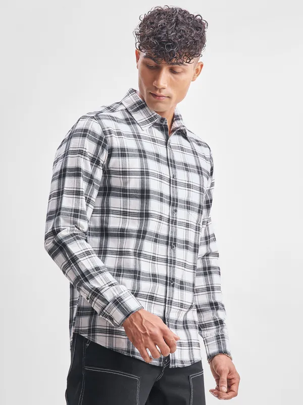 Highlander Men Black Checked Slim Fit Casual Shirt