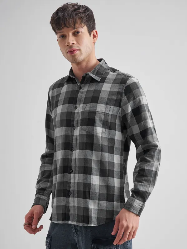 Highlander Men Grey Checked Slim Fit Casual Shirt