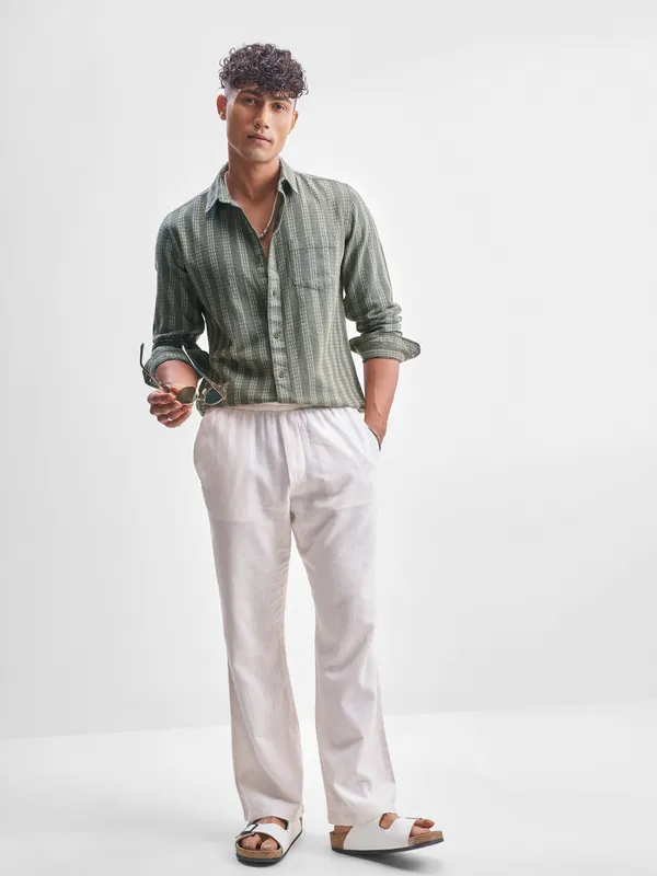 Highlander Men Green Self Design Slim Fit Casual Shirt