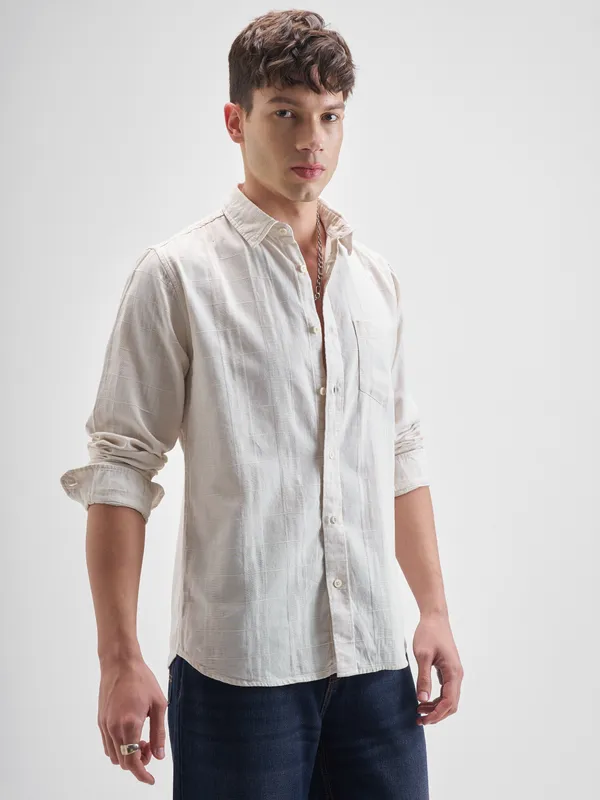 Highlander Men Off White Self Design Slim Fit Casual Shirt