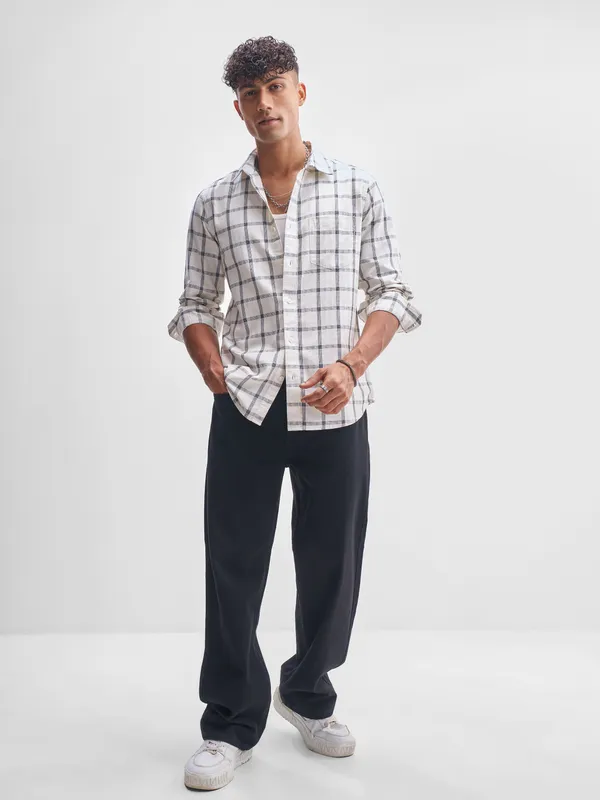 Highlander Men Cream Checked Slim Fit Casual Shirt