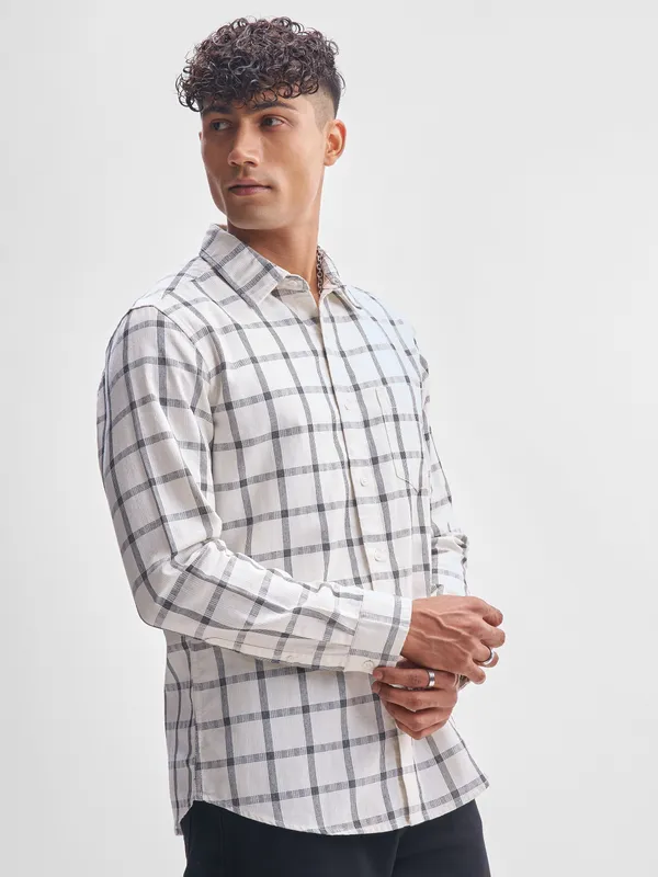 Highlander Men Cream Checked Slim Fit Casual Shirt