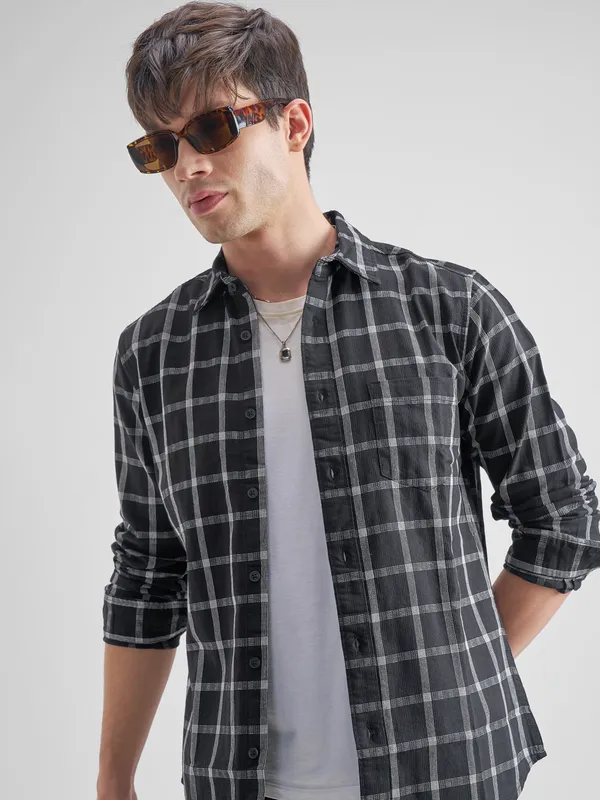 Highlander Men Black Checked Slim Fit Casual Shirt