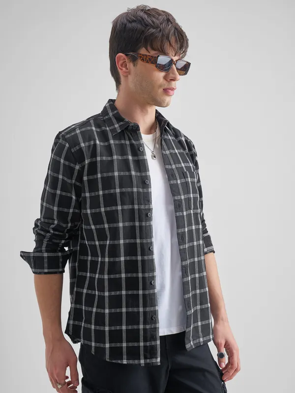 Highlander Men Black Checked Slim Fit Casual Shirt