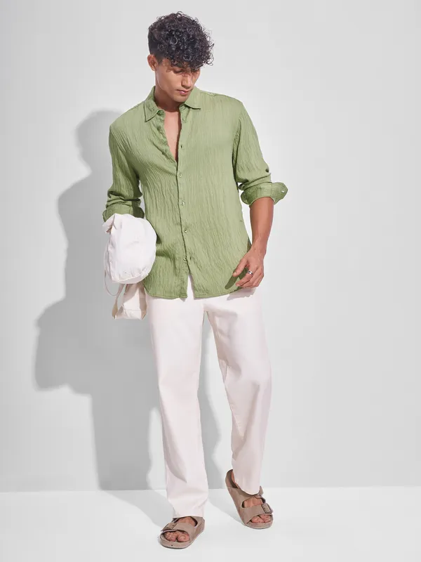 Highlander Men Green Crushed Relaxed Fit Casual Shirt