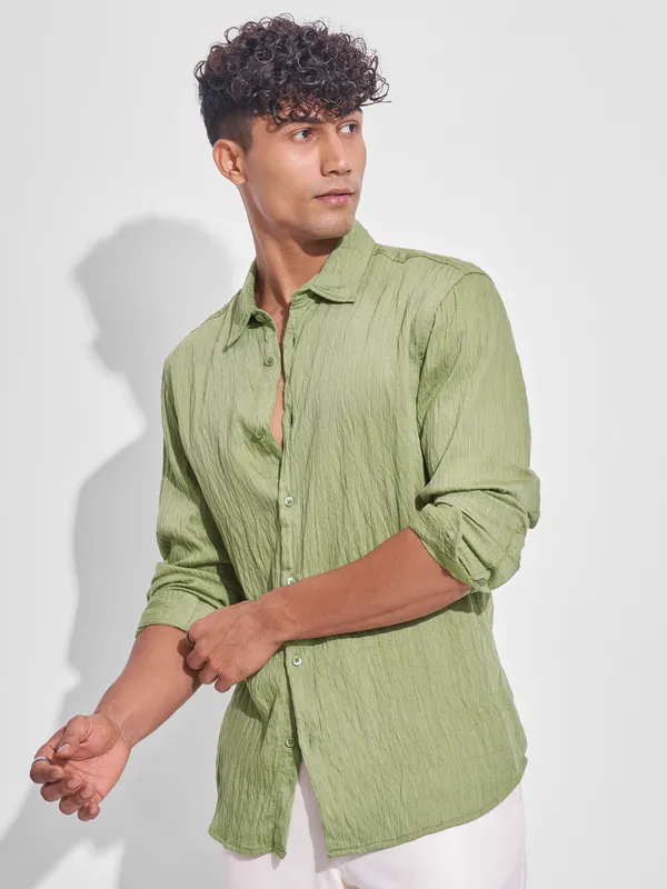 Highlander Men Green Crushed Relaxed Fit Casual Shirt