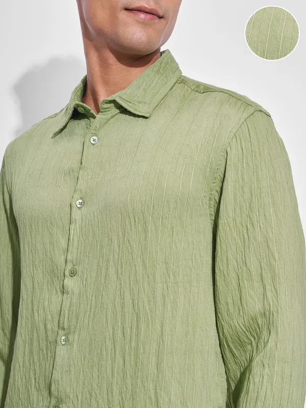 Highlander Men Green Crushed Relaxed Fit Casual Shirt