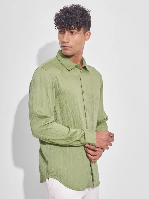 Highlander Men Green Crushed Relaxed Fit Casual Shirt