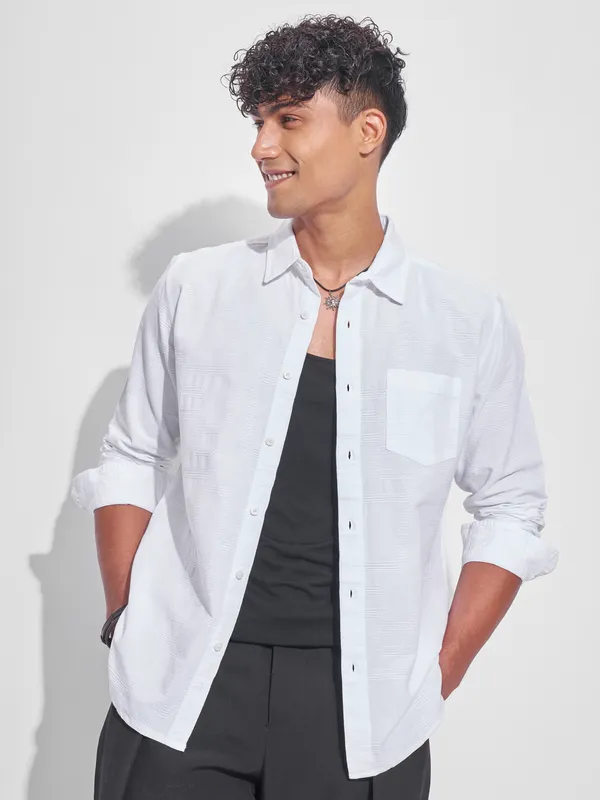 Highlander Men White Self Design Slim Fit Casual Shirt
