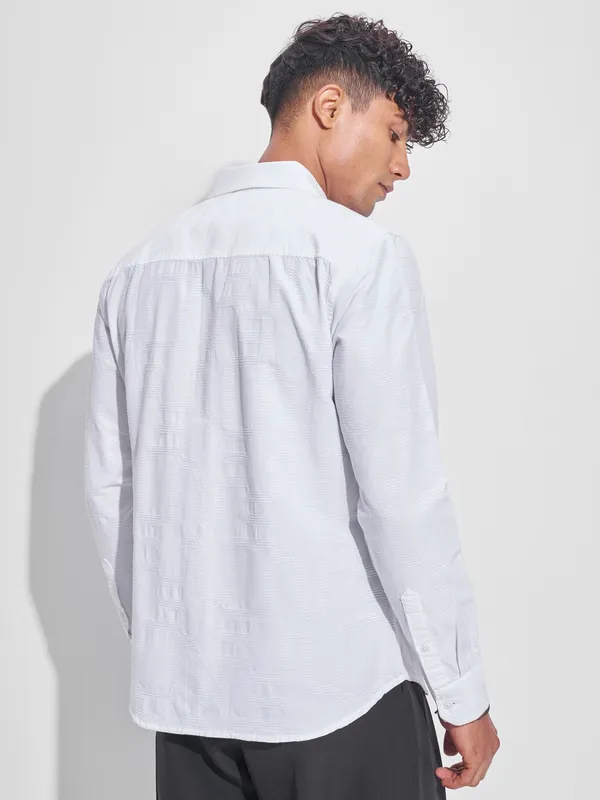 Highlander Men White Self Design Slim Fit Casual Shirt