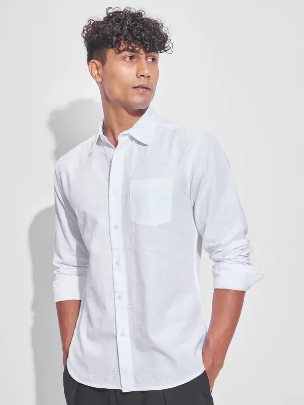 Highlander Men White Self Design Slim Fit Casual Shirt