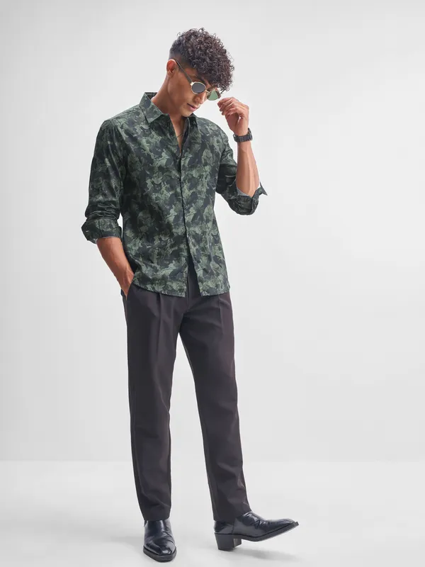 Men Slim Fit Casual Shirt