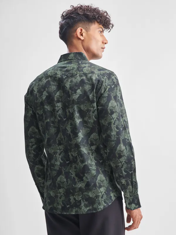 Men Slim Fit Casual Shirt