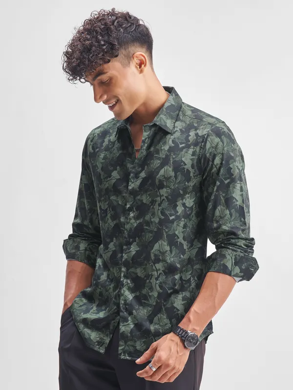 Men Slim Fit Casual Shirt