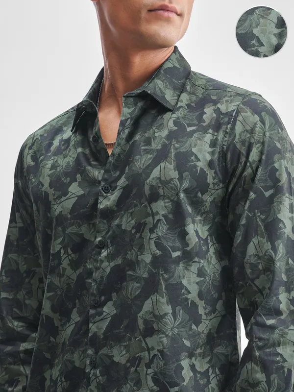 Men Slim Fit Casual Shirt